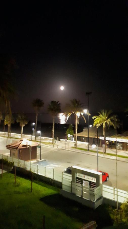 Lido Beachfront ตอร์เรโมลิโนส ภายนอก รูปภาพ
